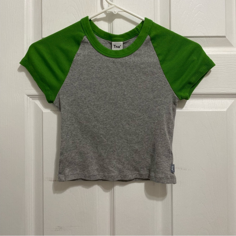 ARITZIA TNA Ralgan T Shirt Heather Grey and Bright Green